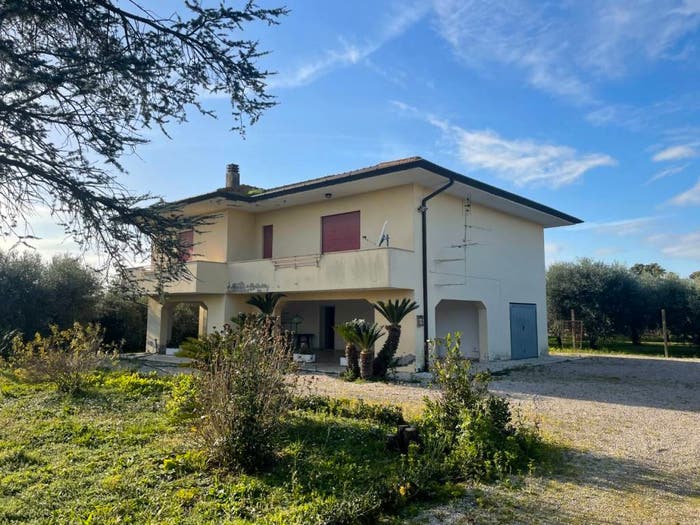 Casa con 6 locali in vendita in Via Migliara, Latina Scalo, Latina
