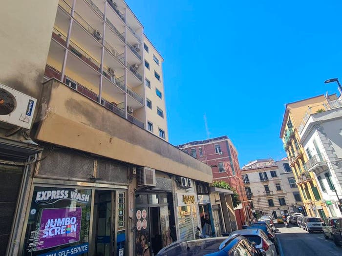 Appartamento trilocale in vendita in Via Antonio Pitloo, Vomero, Napoli