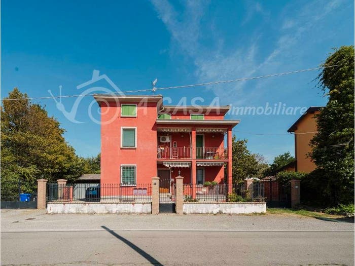 Casa con 6 locali in vendita in via Gavazzoli, Noceto