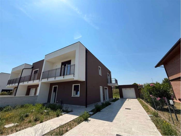 Casa con 6 locali in vendita in Via Daniele Dal Fiume snc, Via Pomposa, Ferrara
