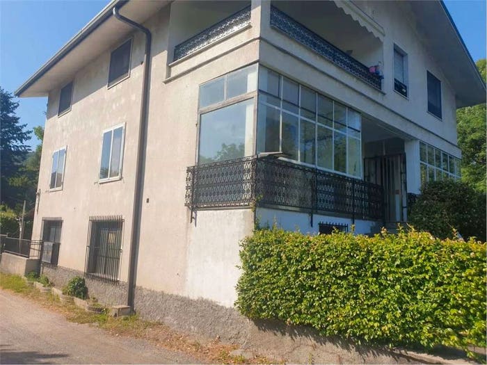 Appartamento trilocale in vendita in Via Prealpi No Number, Albavilla