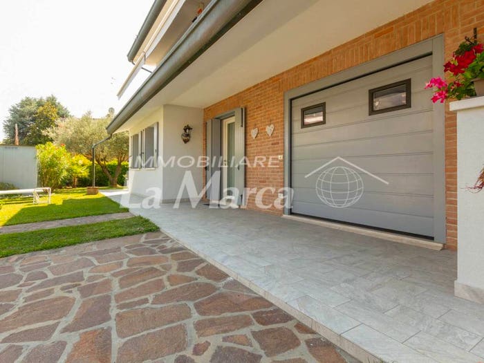 Casa con 6 locali in vendita in via Giovanni XIII, Dosson, Casier