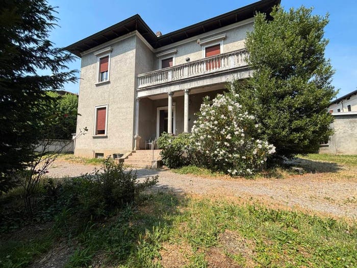 Casa quadrilocale in vendita in Via Isonzo, Centro, Mariano Comense