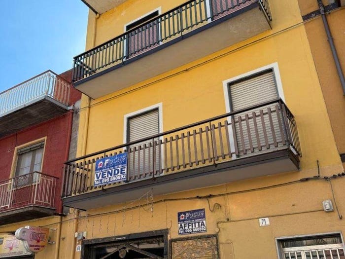 Appartamento trilocale in vendita in Via Emanuele Bellia, Paternò