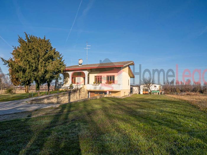 Casa con 6 locali in vendita in Via Ippolito Nievo, Chions