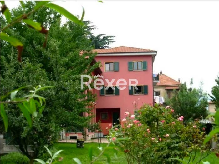 Casa con 5 locali in vendita in Via I Volpi, Besano