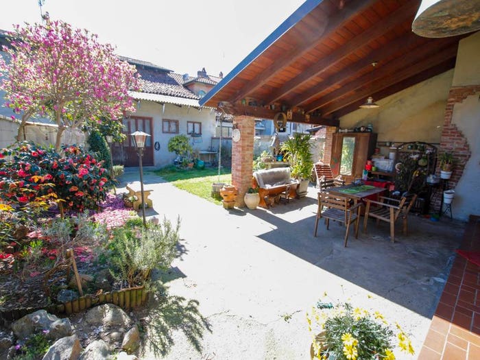 Casa con 6 locali in vendita in Via Pastrengo, Montanaro
