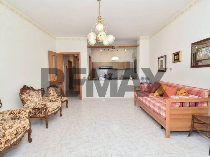 Appartamento con 5 locali in vendita in Via Merano, Paternò