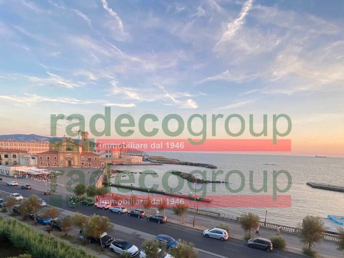 Appartamento con 6 locali in vendita in Viale Italia, Accademia Terrazza Mascagni, Livorno