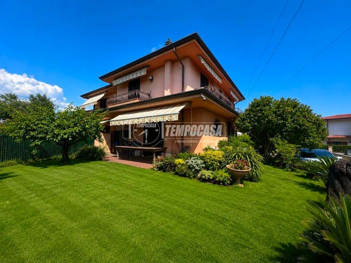 Casa con 6 locali in vendita in Via Godola Bis, Rinchiostra Quercioli, Massa