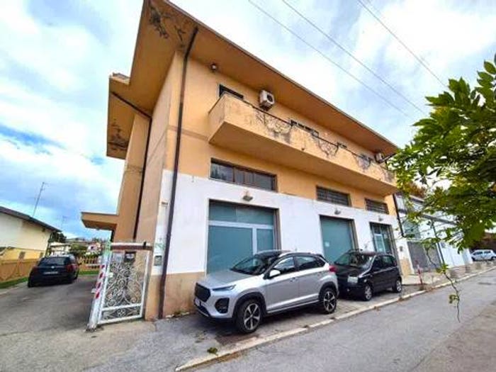Appartamento con 5 locali in vendita in Via Tiburtina Valeria, Tiburtina, Pescara