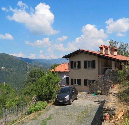 Casa con 6 locali in vendita in Via San Cristoforo, Pontremoli