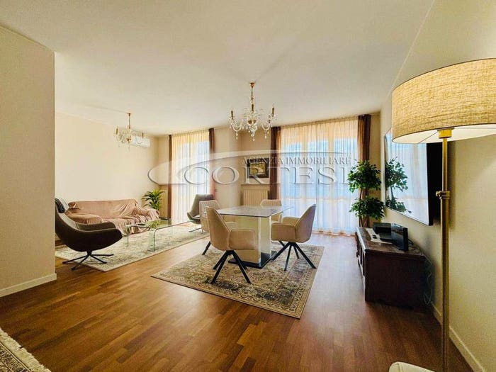 Appartamento quadrilocale in vendita in Via Madonna Mare, Lido, Fano