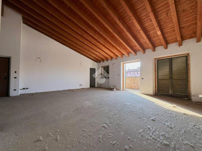 Appartamento trilocale in vendita in Piazza IV Novembre, Ovanengo, Orzinuovi
