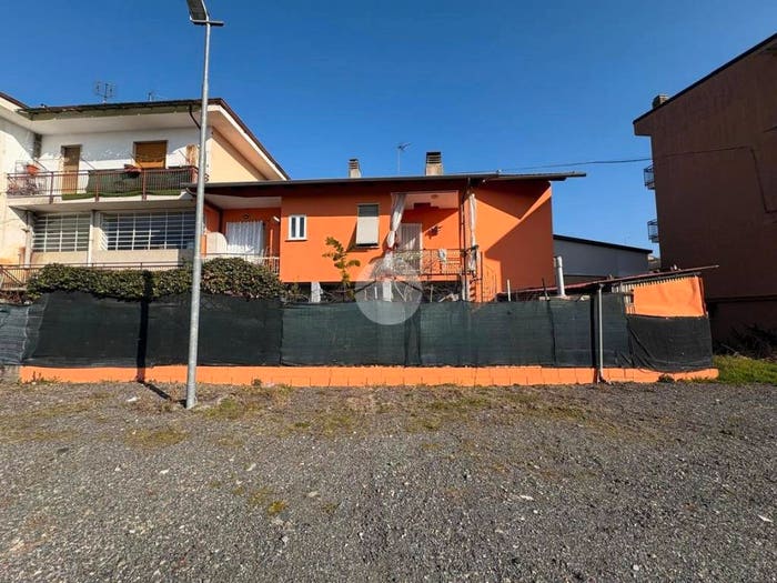 Casa bilocale in vendita in Viale dei Mille, Centro, Cuorgnè