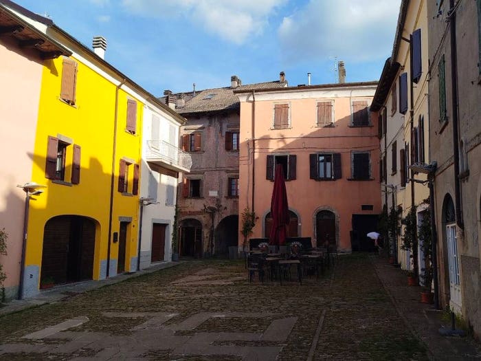Casa con 6 locali in vendita in Via Romea, Centro, Berceto
