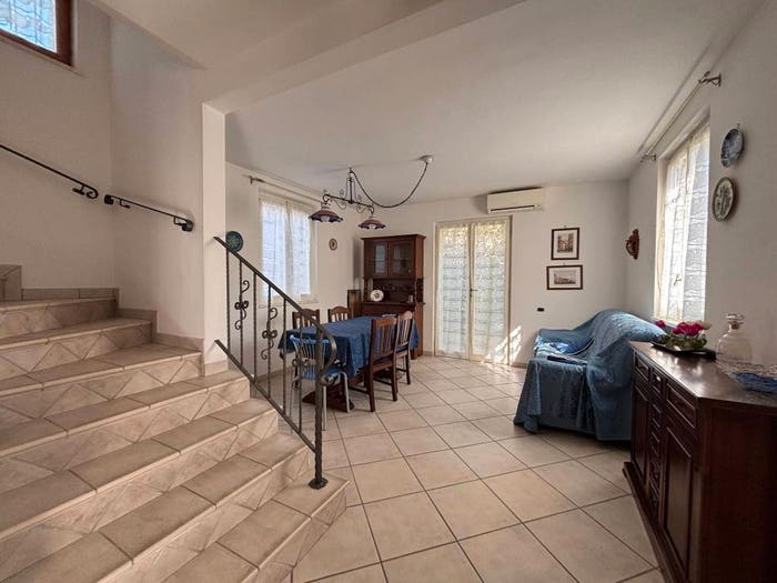 Casa con 5 locali in vendita in Via Cristoforo Colombo, Centro, Pineto
