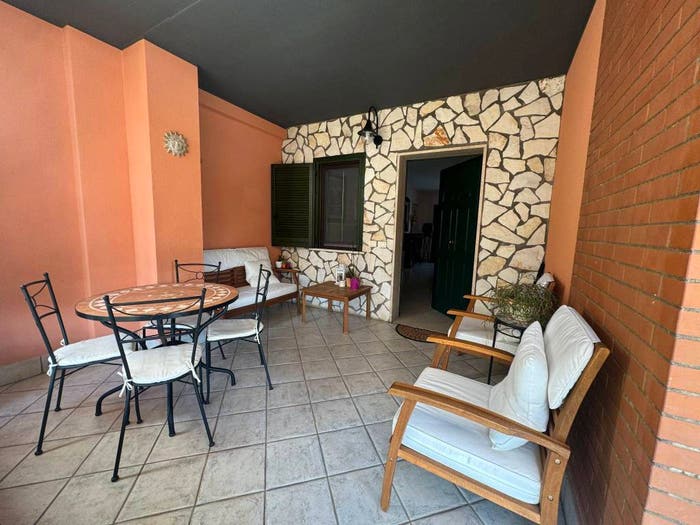 Casa con 6 locali in vendita in Via Mediana per Cisterna, Cisterna di Latina