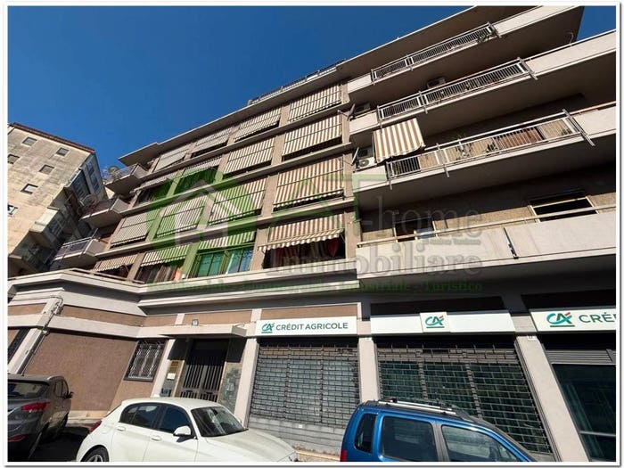 Appartamento con 6 locali in vendita in Via Cifali, Cibali, Catania