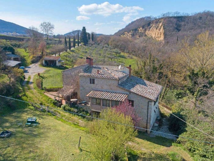 Casa con 6 locali in vendita in Strada Senza Nome, Montepulciano