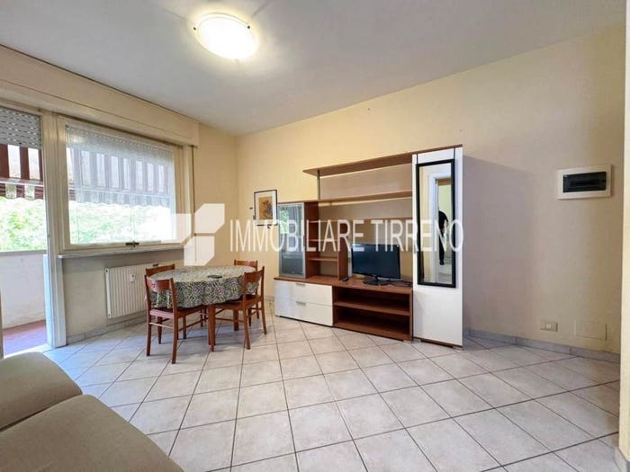 Appartamento bilocale in vendita in Via Capitano Michele Fiorillo, Marina di Carrara, Carrara