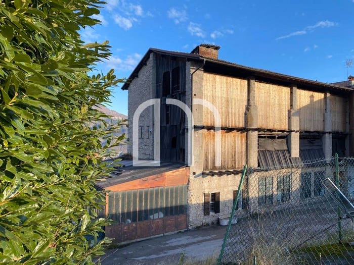 Casa con 6 locali in vendita in Via G Mazzini, Crosano, Brentonico