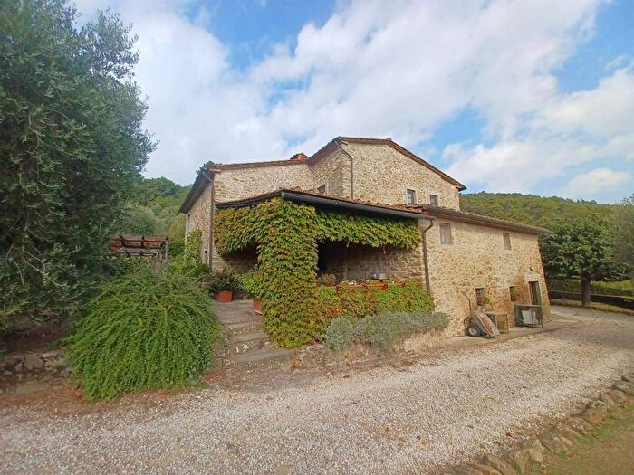 Casa con 6 locali in vendita in Stazione Masotti, Serravalle Pistoiese