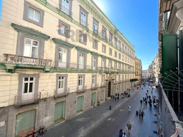 Appartamento con 6 locali in vendita in Via Toledo, Quartieri Spagnoli, Napoli