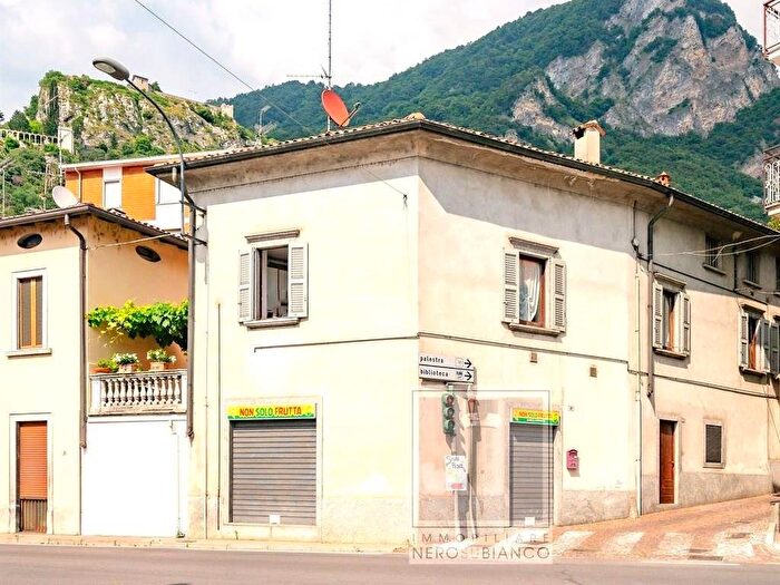 Appartamento trilocale in vendita in via italia, Vercurago