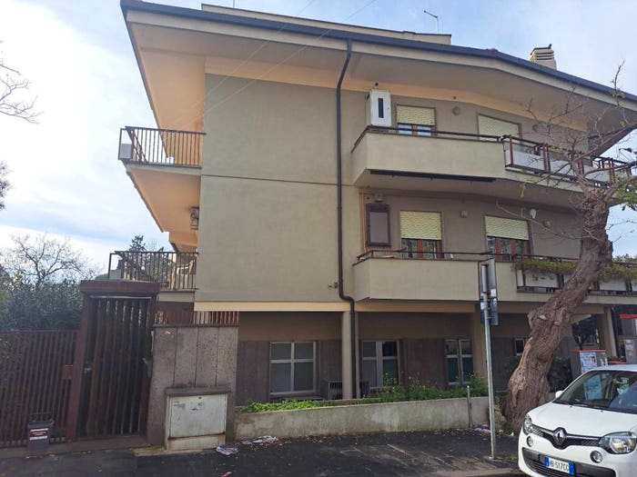 Appartamento trilocale in vendita in Viale Maggio, Centro, Marino