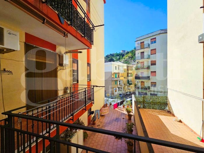Appartamento quadrilocale in vendita in Via Gerobino Pilli, Camaro Inferiore, Messina