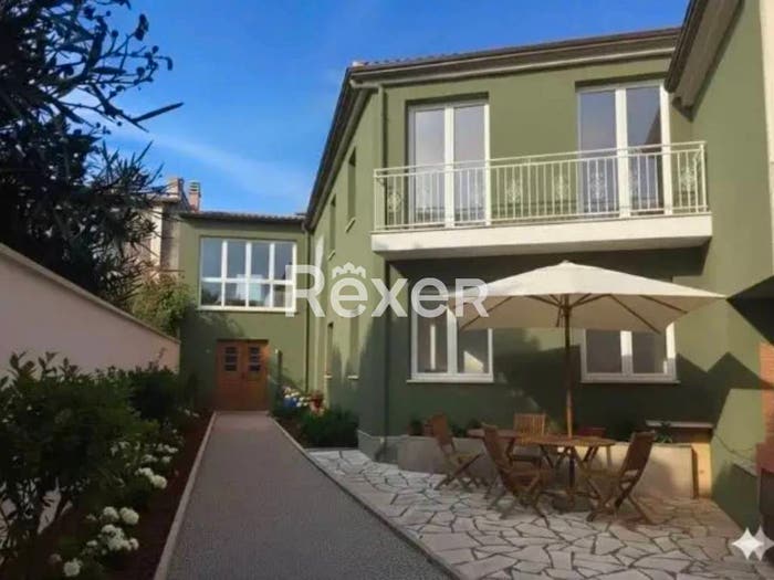 Casa con 6 locali in vendita in Via Li Rucchitti, Aggius