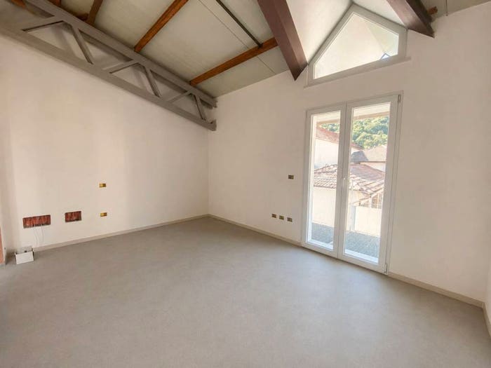 Casa quadrilocale in vendita in Via Febbraio, Centro, Borgosesia