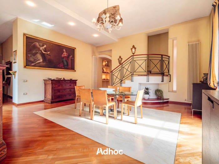 Appartamento con 6 locali in vendita in Via Camillo Benso di Cavour, Centro Storico, Fano