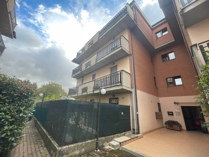 Appartamento trilocale in vendita in Via Valle dell'Oste, Centro, Artena