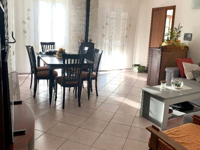 Casa con 6 locali in vendita in Centro, Cadelbosco di Sopra