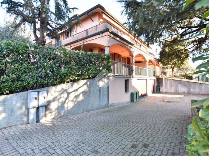 Casa quadrilocale in vendita in Via Delle Quattro Marie, Bellinzago Lombardo