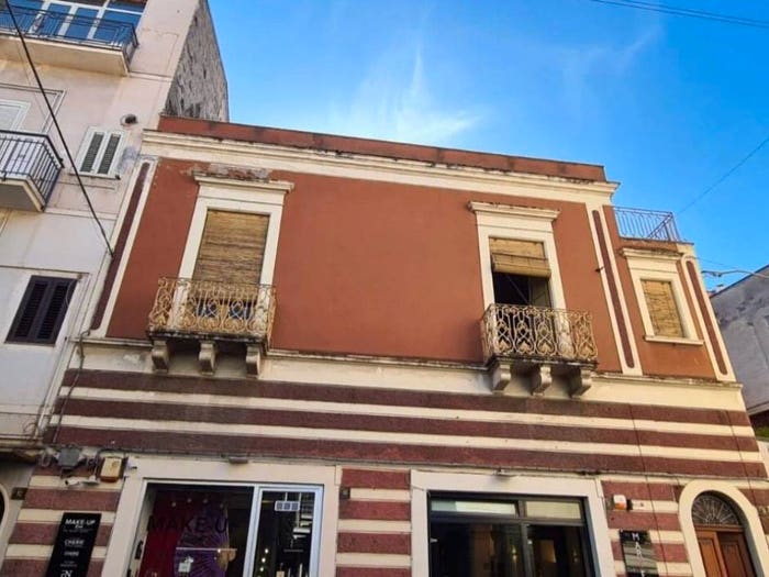 Casa con 6 locali in vendita in Corso Umberto I, Bronte