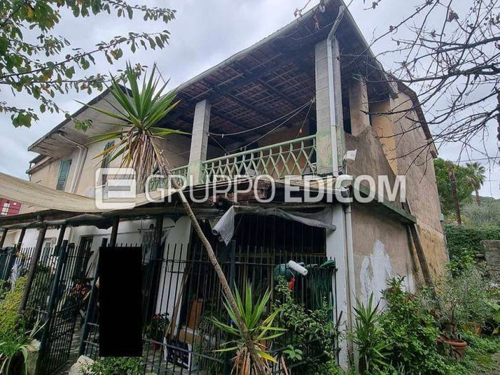 Appartamento con 6 locali in vendita in Frazione Fossola Via Agricola, Fontia Fossola Fossone, Carrara