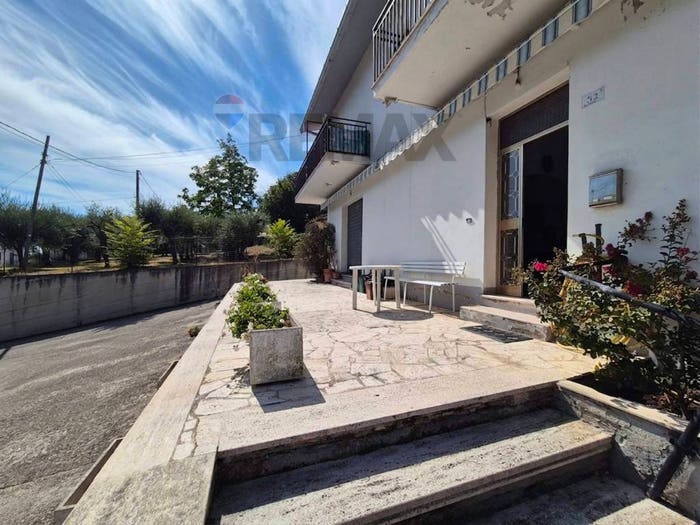 Appartamento con 5 locali in vendita in Località Giardino, Centro, Guardiagrele