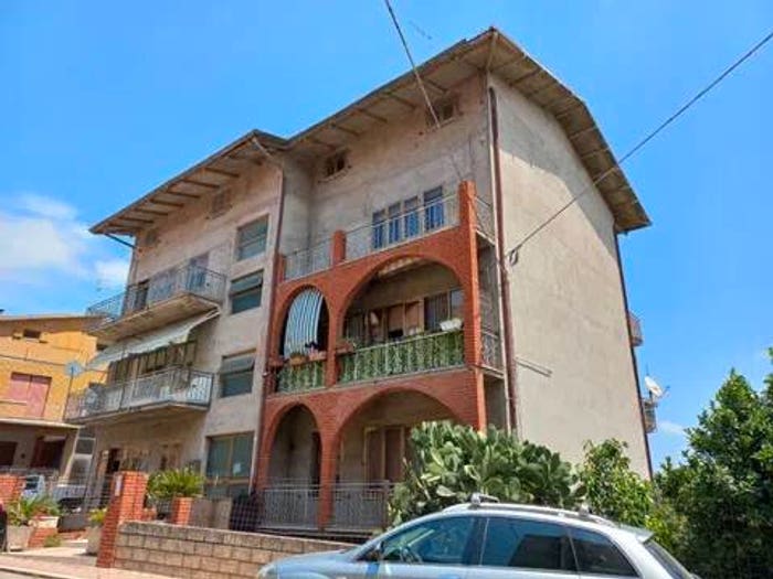 Appartamento con 6 locali in vendita in Via Perdicasso Barrile, Centro, Monteodorisio