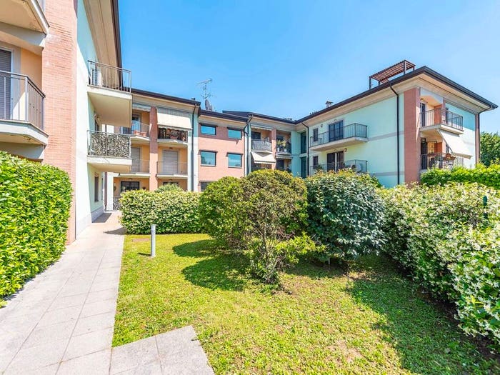 Appartamento trilocale in vendita in Vicolo Pirandello, Centro, Lainate