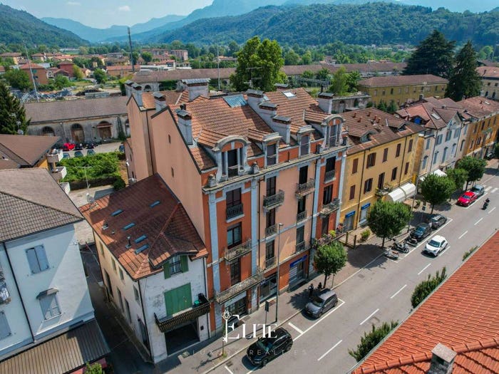 Appartamento trilocale in vendita in Corso Aprile, Centro, Luino