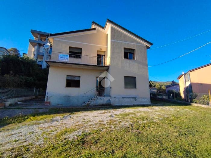Casa con 6 locali in vendita in Via Linea Gotica, Centro, Sarsina