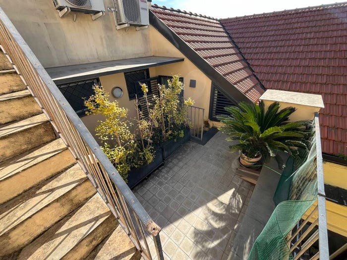 Casa con 5 locali in vendita in Piazza Nicola Amore, Mercato, Napoli