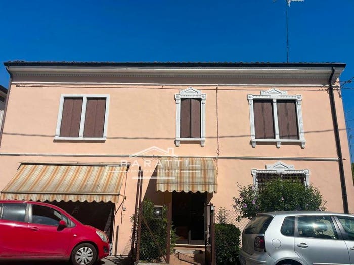 Casa con 6 locali in vendita in Centro, Guastalla