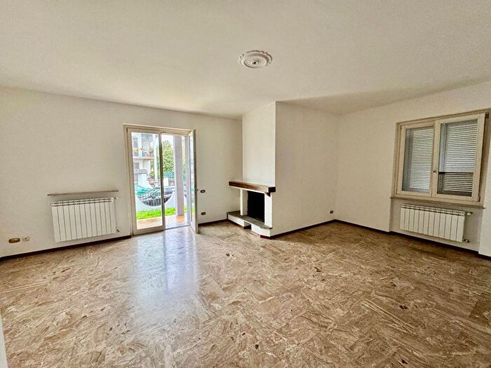 Casa quadrilocale in vendita in Via Arcangelo Ghisleri, Pittolo, Piacenza