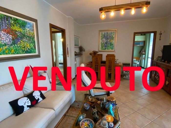 Appartamento trilocale in vendita in Via Castagneto, Centro, Mornago