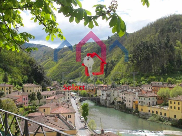 Casa con 6 locali in vendita in Centro, Bagni di Lucca