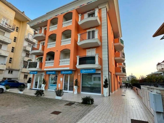 Appartamento trilocale in vendita in Via Cristoforo Colombo, Centro, Martinsicuro